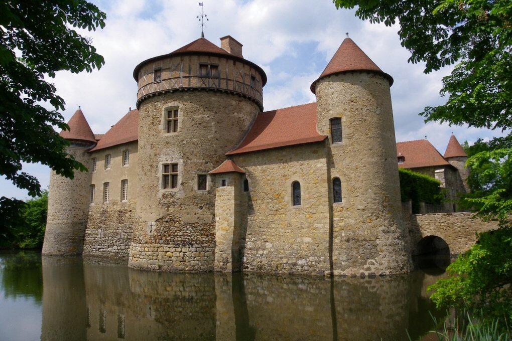Abrest - château des Chaussins