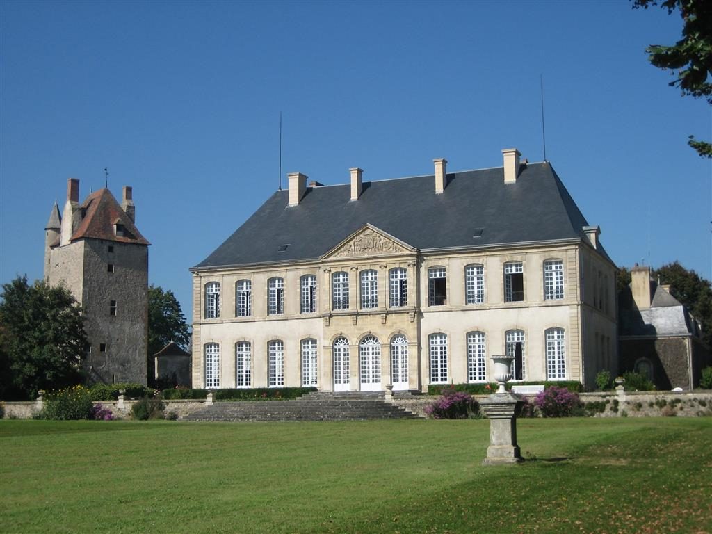 Etroussat - Château de Douzon