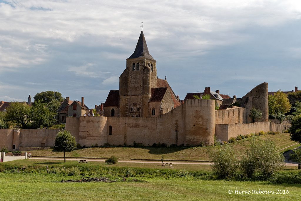 Ainay le Château - Vieux château