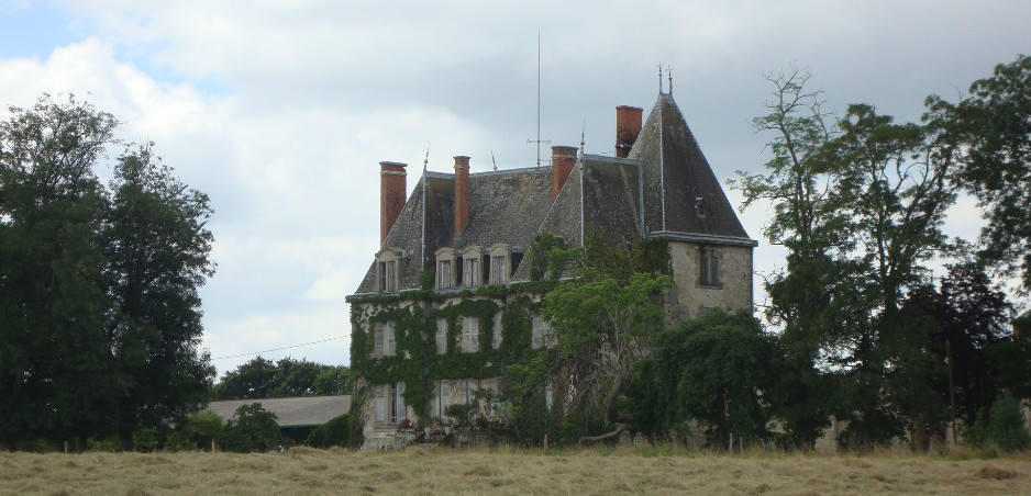 Bresnay - Château des Périgons