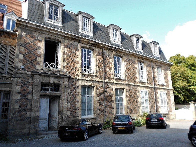 Moulins - Hôtel de Charry des Gouttes